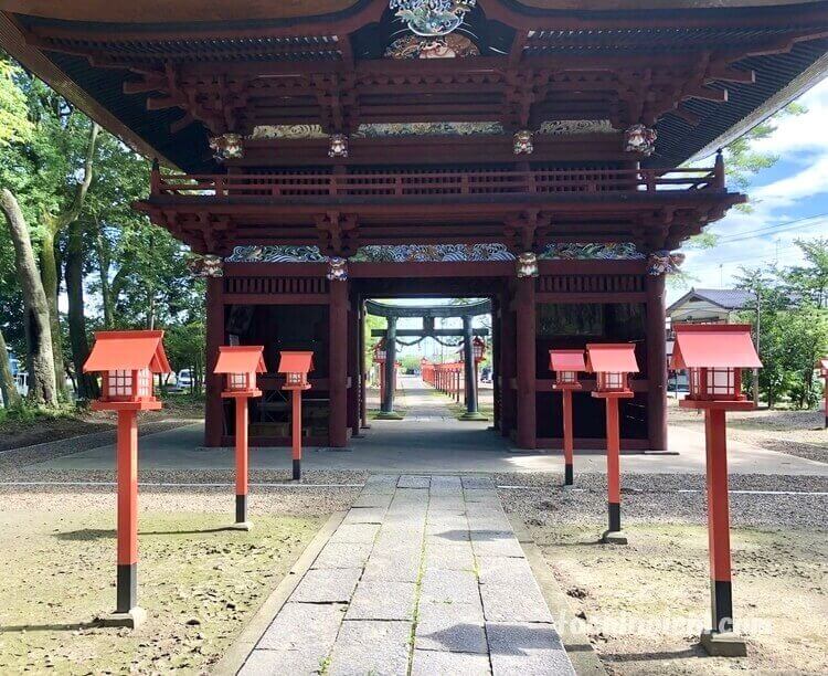 小山市 髙橋神社の楼門と境内の様子